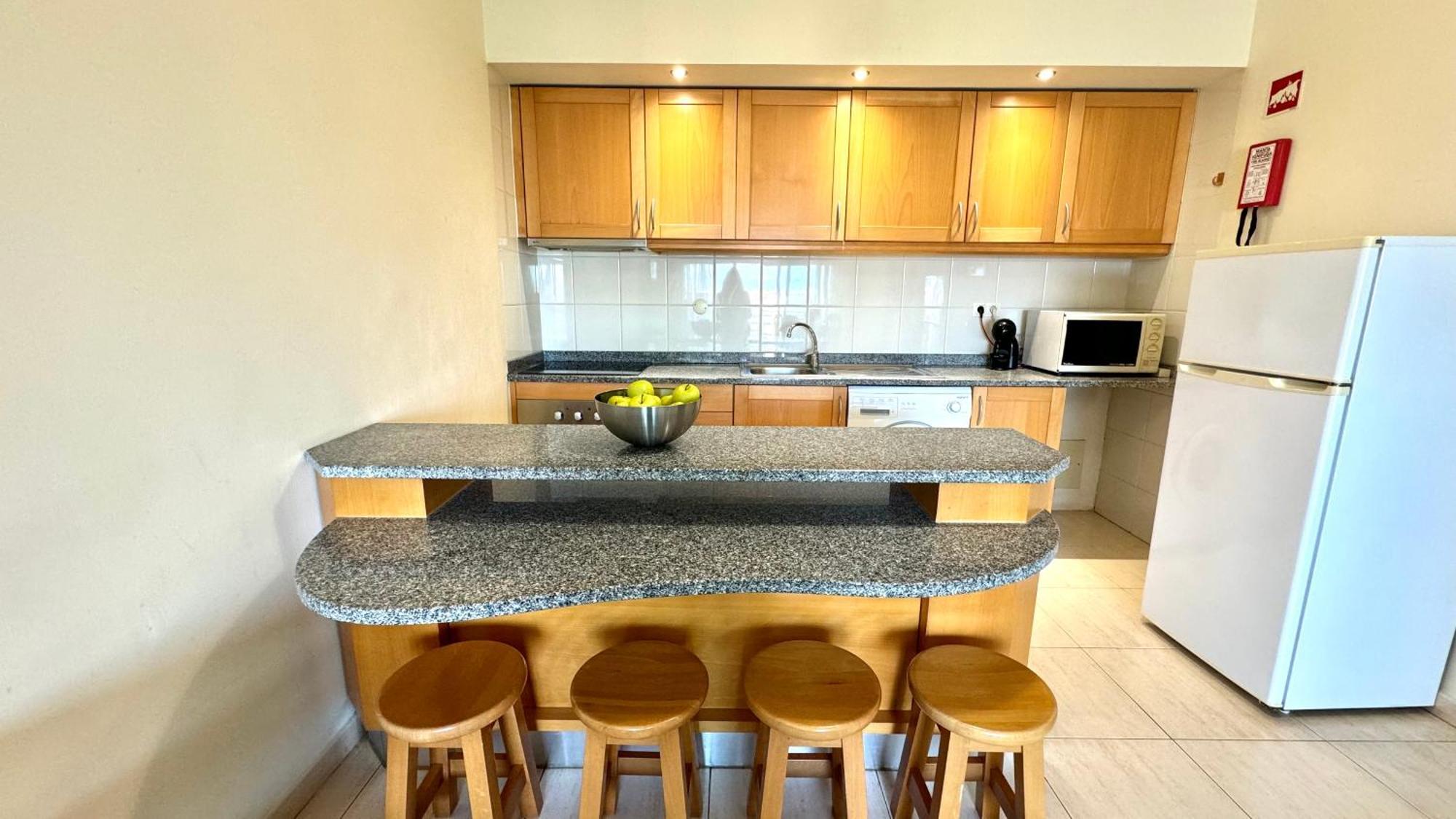 Apartment Praia Da Rocha, 502, Charming Apartment, Air Conditioning, Swimming Pool,Free Wifi, Faia By Ig Portimao