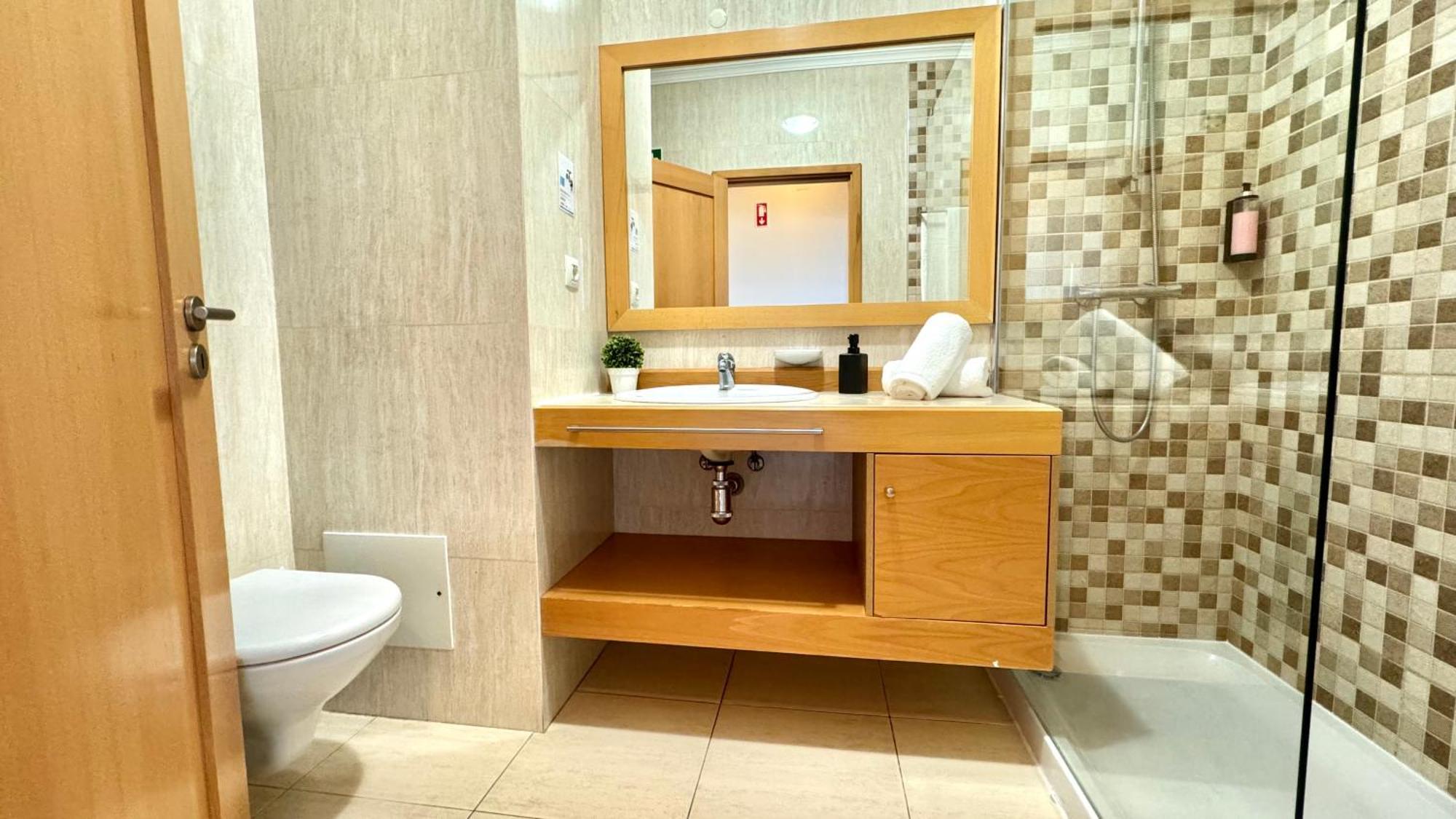 Da Rocha, 502, Charming Apartment, Air Conditioning, Swimming Pool,free Wifi, Faia By Ig
